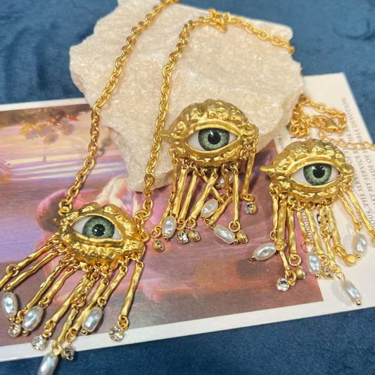 (C)vintage earrings with necklace